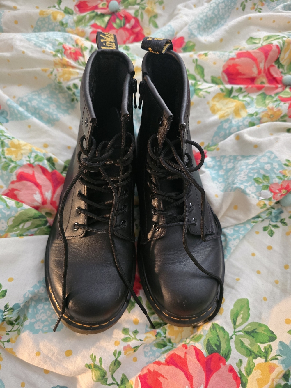 Dr. Martens Junior3/womens5 Black Leather Lace-Up Boots